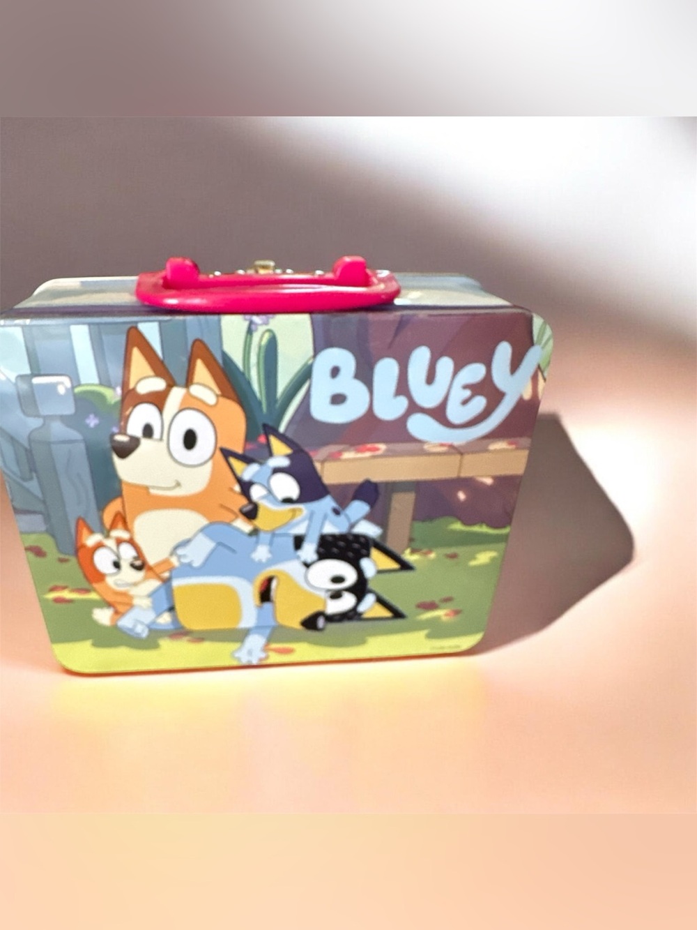 Bluey Pink Handle Tin Lunchbox - Bluey Characters
